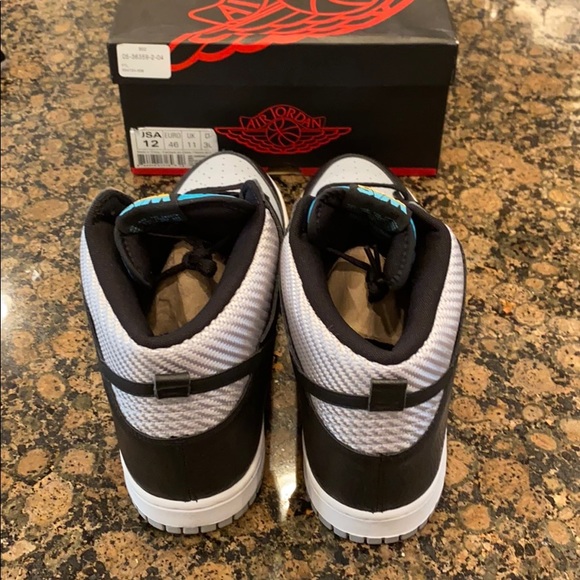 Dunks - Picture 3 of 4